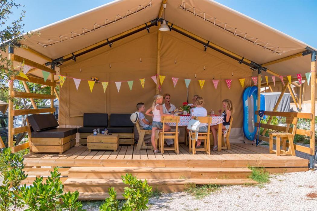 Vacanceselect Premium Lodge Polari ロヴィニ エクステリア 写真