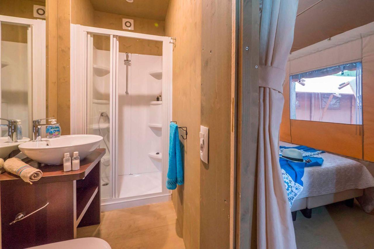 Vacanceselect Premium Lodge Polari ロヴィニ エクステリア 写真