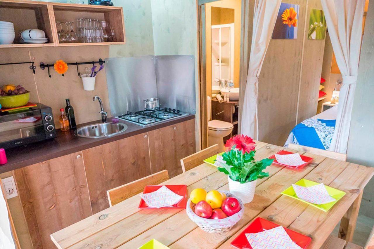 Vacanceselect Premium Lodge Polari ロヴィニ エクステリア 写真