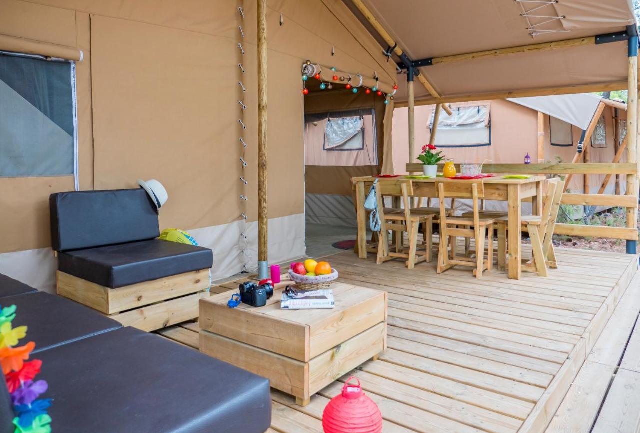 Vacanceselect Premium Lodge Polari ロヴィニ エクステリア 写真