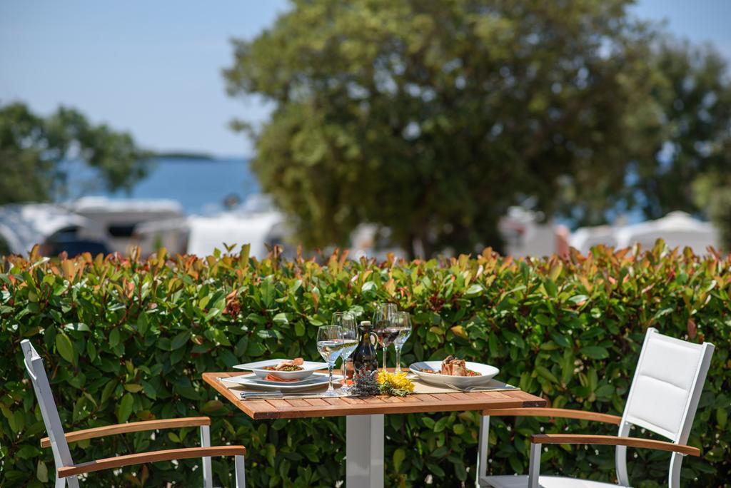 Vacanceselect Premium Lodge Polari ロヴィニ エクステリア 写真