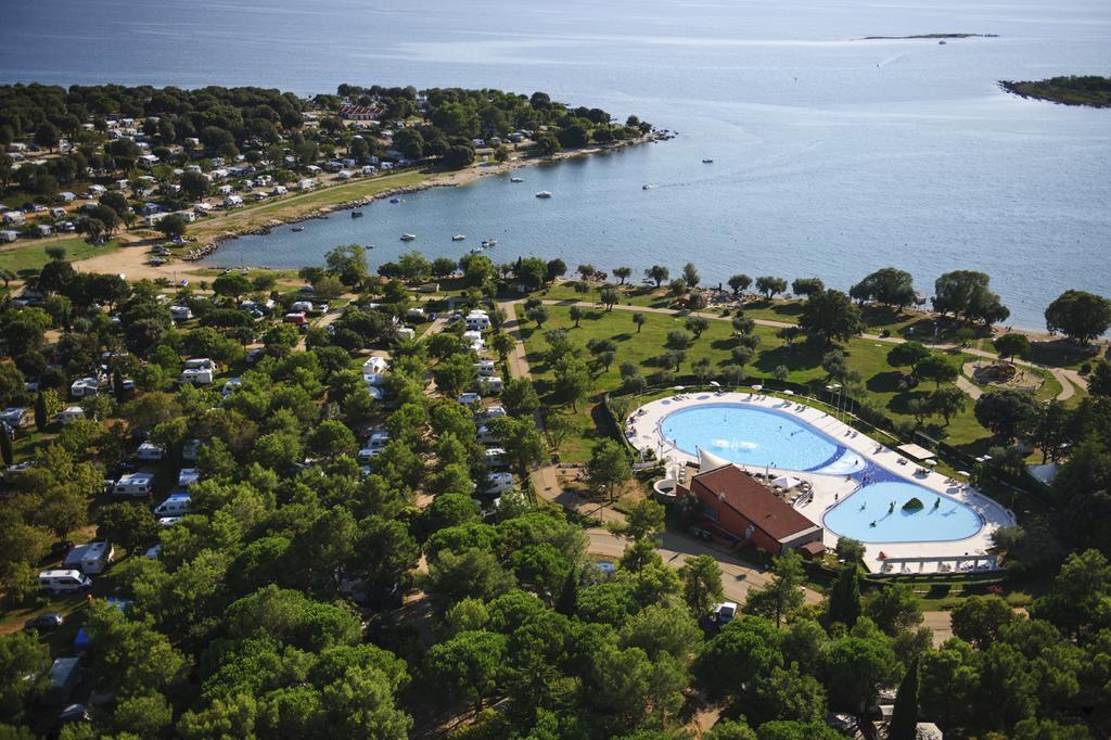 Vacanceselect Premium Lodge Polari ロヴィニ エクステリア 写真